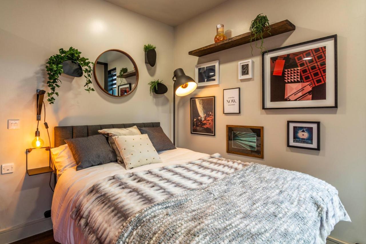 Romantic Getaway Studio Pods Close To City Centre With Free Wifi Дарби Екстериор снимка
