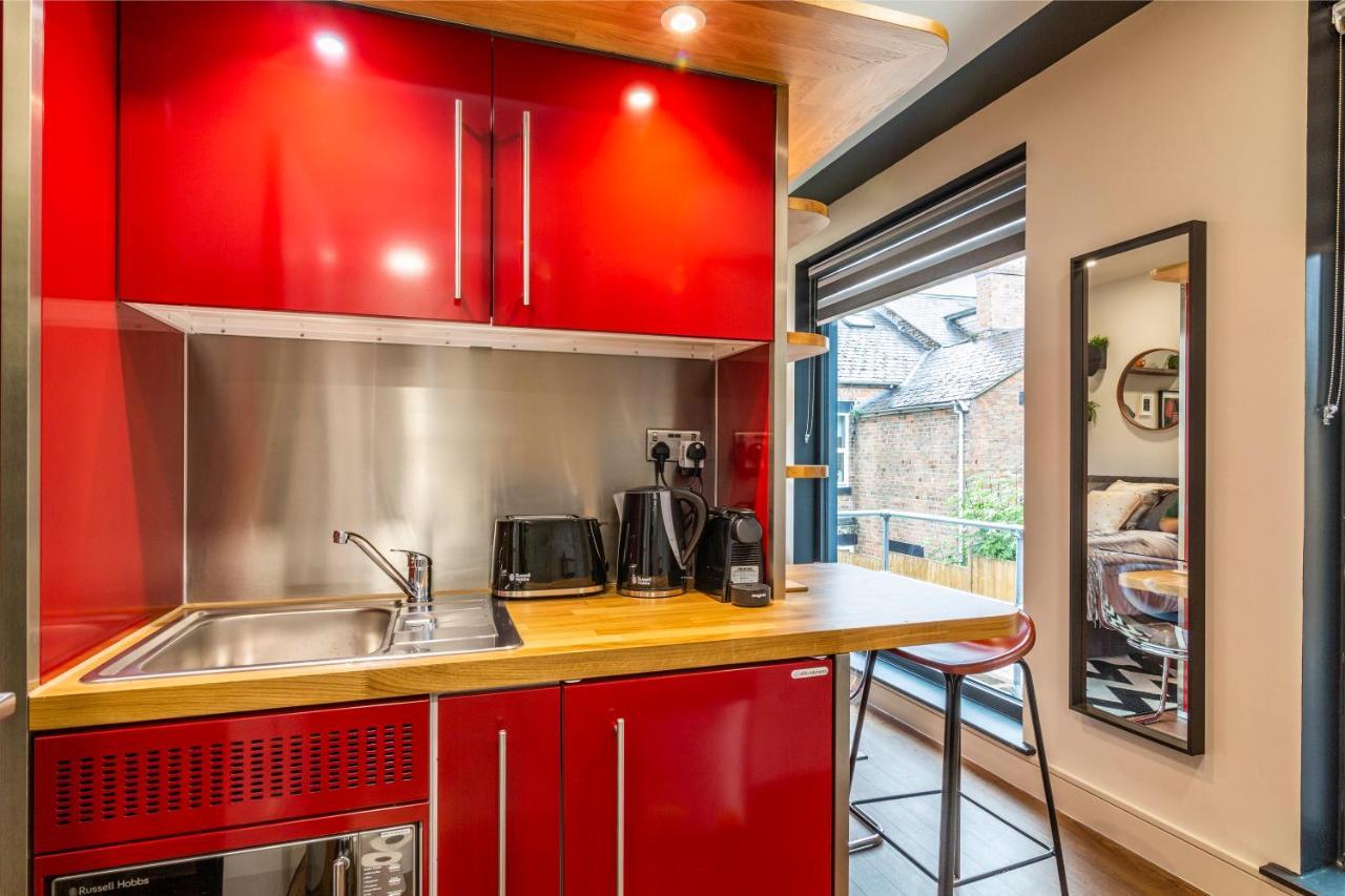 Romantic Getaway Studio Pods Close To City Centre With Free Wifi Дарби Екстериор снимка