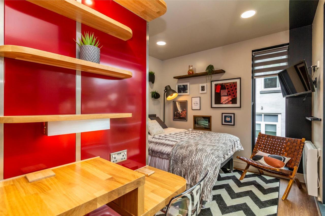 Romantic Getaway Studio Pods Close To City Centre With Free Wifi Дарби Екстериор снимка