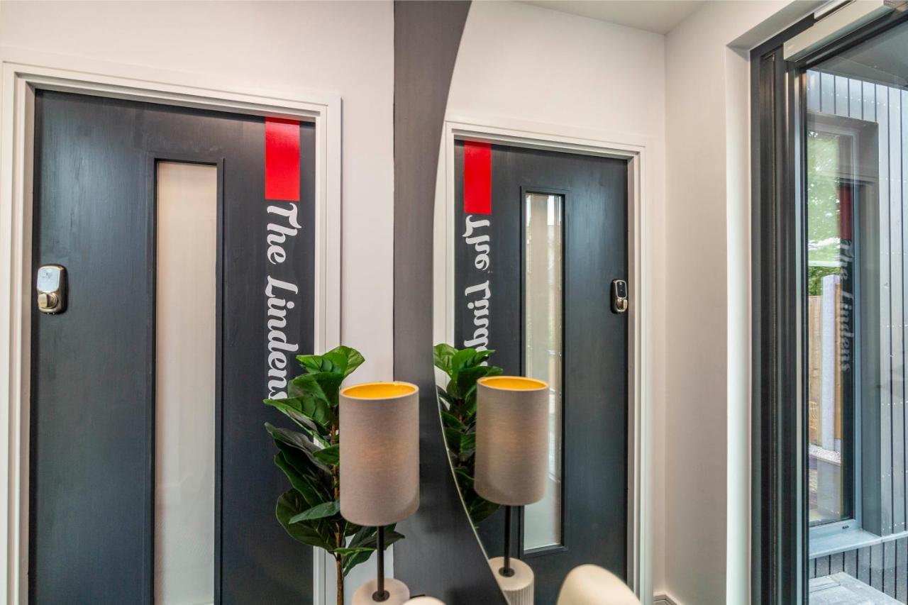 Romantic Getaway Studio Pods Close To City Centre With Free Wifi Дарби Екстериор снимка