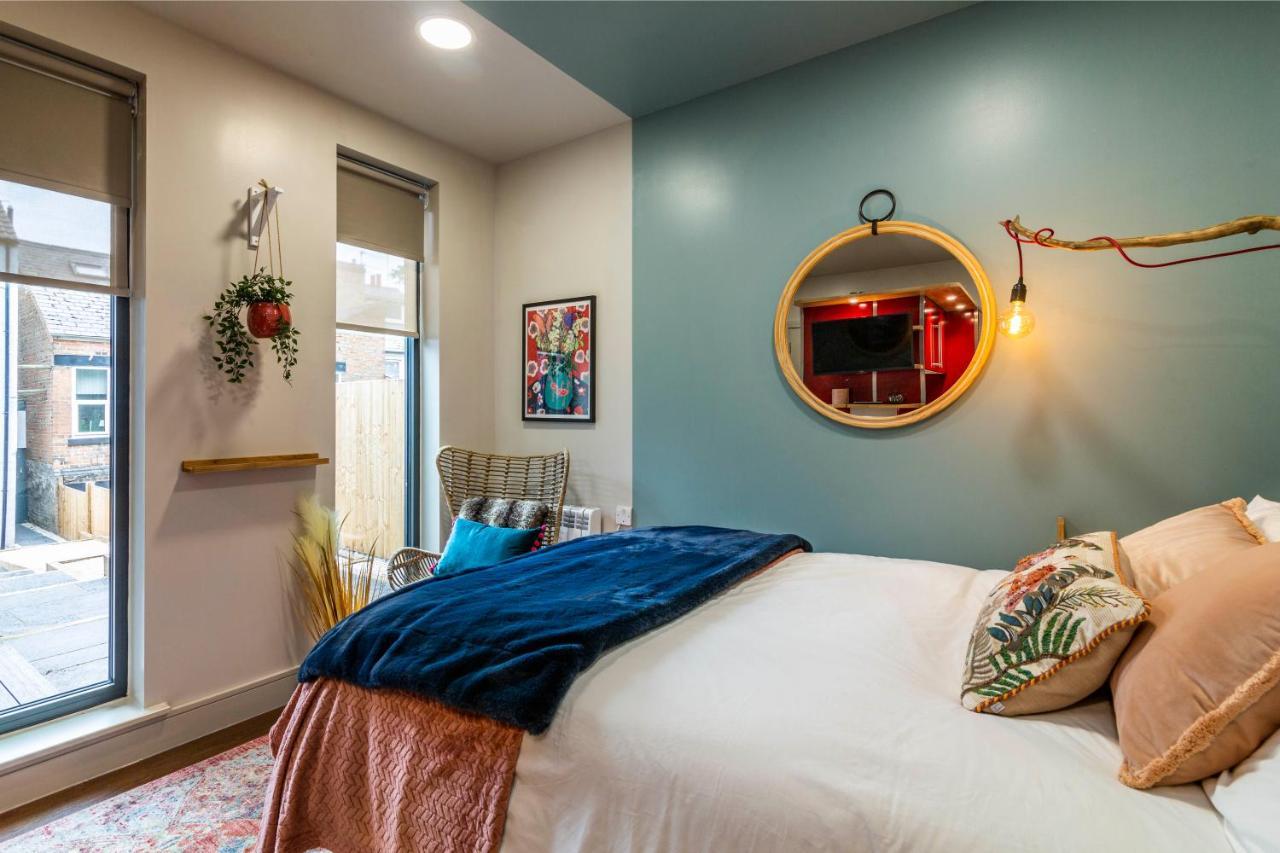 Romantic Getaway Studio Pods Close To City Centre With Free Wifi Дарби Екстериор снимка
